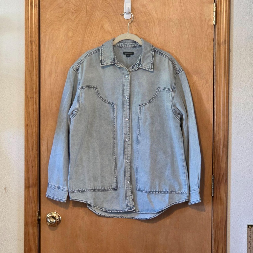 Wild Fable Women Medium Light Wash Denim Shacket Pearl Snap Western Shirt Y2K
